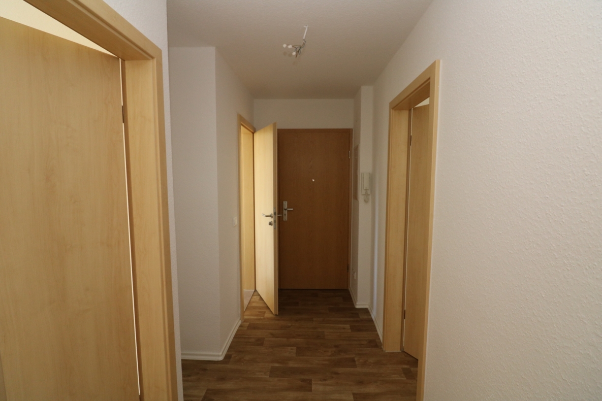 Immer auf der Sonnenseite...helle 3-RW mit Dusche u. Balkon!!! - Beispiel Flur