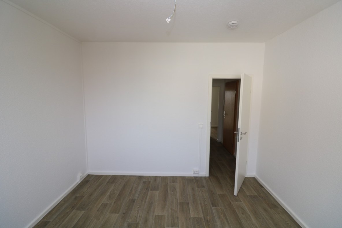 Wohlfühlgarantie...neu sanierte 3-RW mit Dusche und Balkon!!! - Schlafzimmer