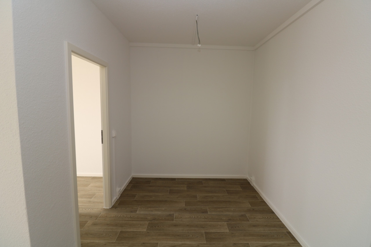 Wohlfühlgarantie...neu sanierte 3-RW mit Dusche und Balkon!!! - Essecke