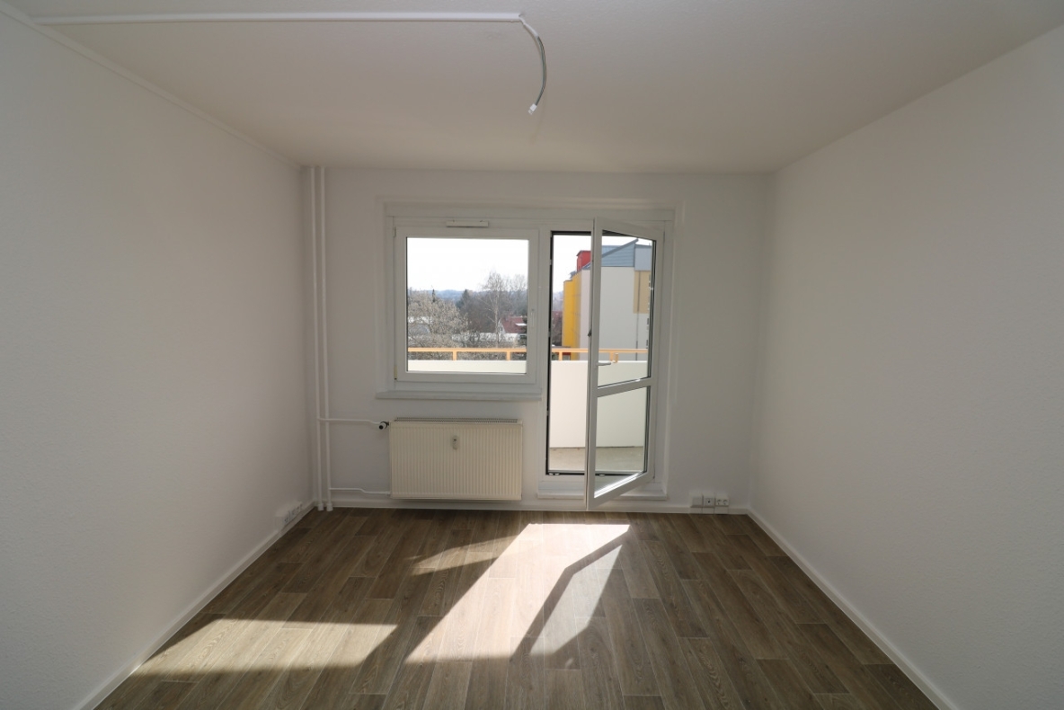 Wohlfühlgarantie...neu sanierte 3-RW mit Dusche und Balkon!!! - Wohnzimmer