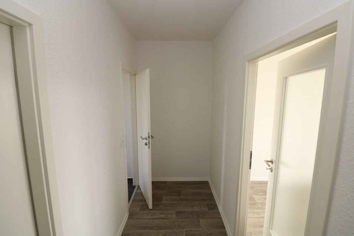 Immer auf der Sonnenseite...helle 2-RW mit Wanne & Balkon!!! - Flur