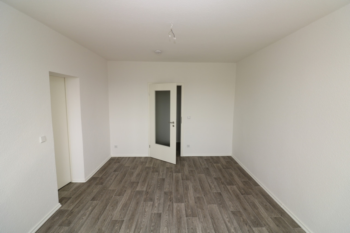 Immer auf der Sonnenseite...helle 2-RW mit Wanne & Balkon!!! - Wohnzimmer