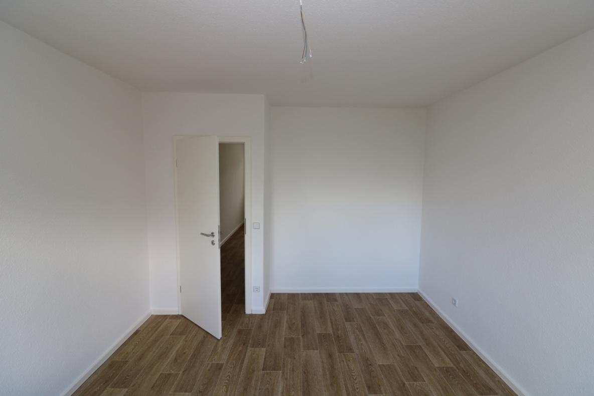 EG-Wohnung mit bodengleicher Dusche & Balkon...da freuen sich nicht nur die Umzugshelfer! - Schlafzimmer