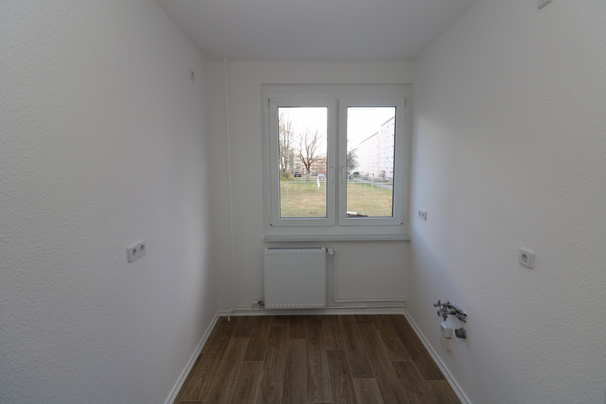 EG-Wohnung mit bodengleicher Dusche & Balkon...da freuen sich nicht nur die Umzugshelfer! - Küche