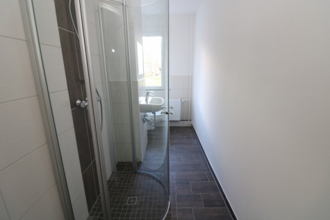 EG-Wohnung mit bodengleicher Dusche & Balkon…da freuen sich nicht nur die Umzugshelfer!, 09599 Freiberg, Maxim-Gorki-Straße 62