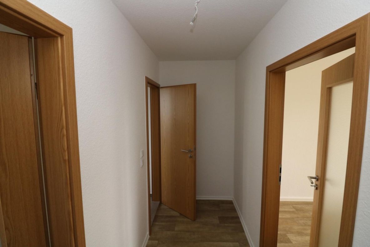 Dusch-Traum-Wohnung mit Balkon sucht Mitbewohner!!! - Beispiel Flur