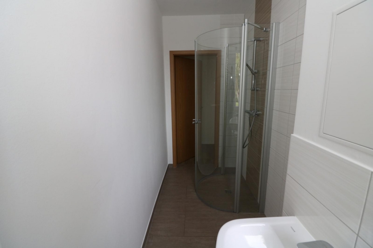 Dusch-Traum-Wohnung mit Balkon sucht Mitbewohner!!! - Beispiel Bad mit Dusche