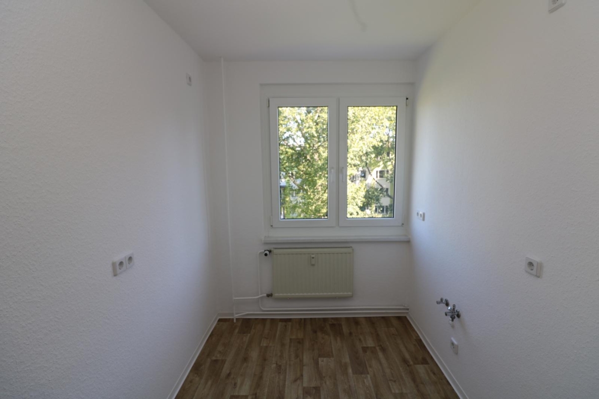 Endlich ankommen! Bezugsfertige 3RW mit Balkon! - Küche