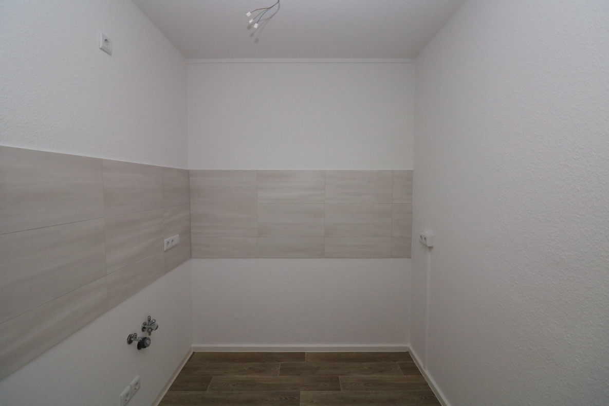 3...2...1...meins...neu sanierte 3-RW mit Wanne u. Balkon!!! - Beispiel Küche