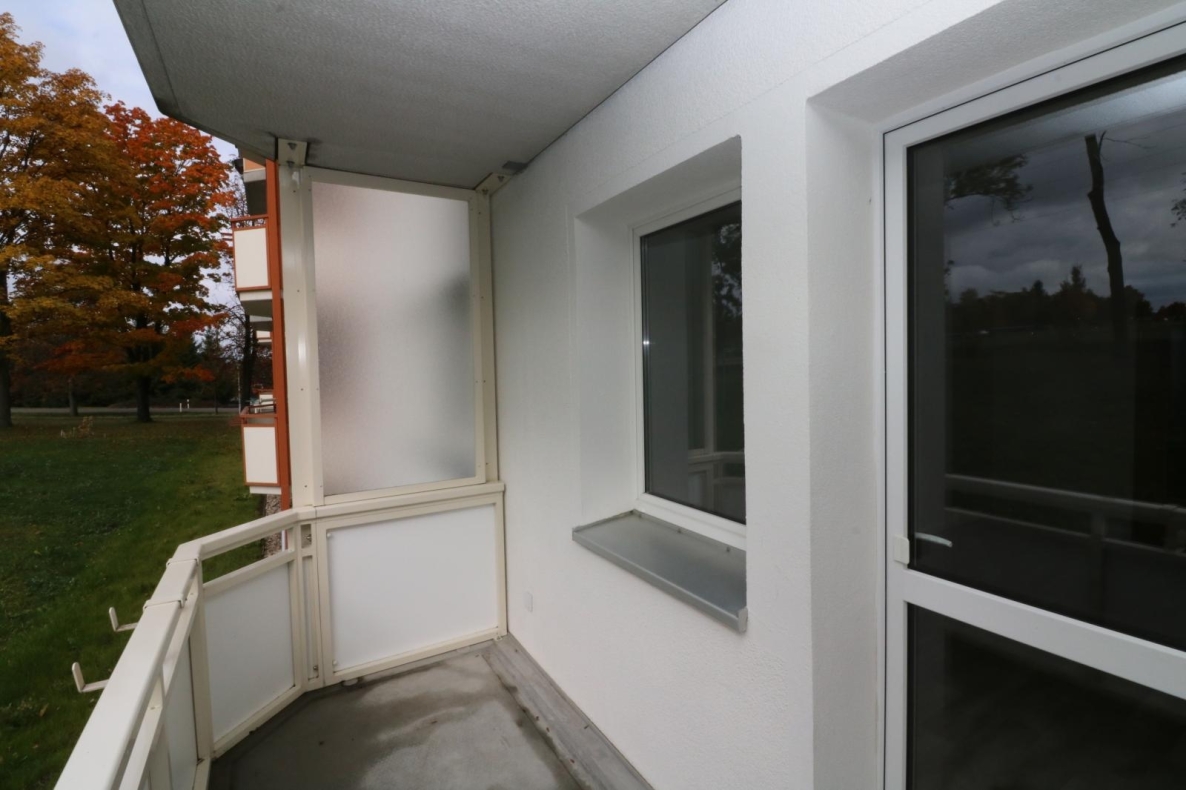 Wozu viele Treppen steigen? Neu sanierte Erdgeschosswohnung mit Blick ins Grüne! - Balkon