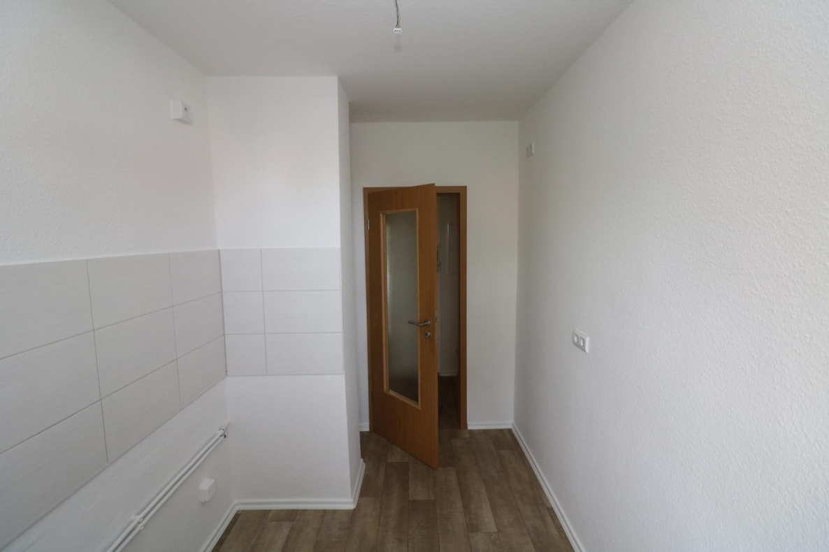 Wozu viele Treppen steigen? Neu sanierte Erdgeschosswohnung mit Blick ins Grüne! - Küche