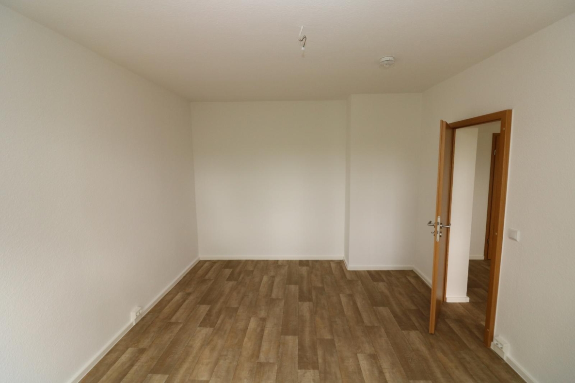 Wozu viele Treppen steigen? Neu sanierte Erdgeschosswohnung mit Blick ins Grüne! - Schlafzimmer