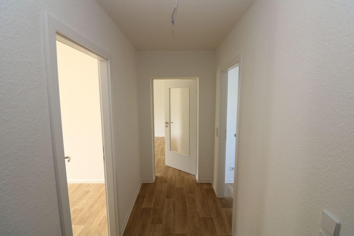 Die heißen Tage können kommen...2-RW mit ebenerdiger Dusche & Balkon!!! - Flur