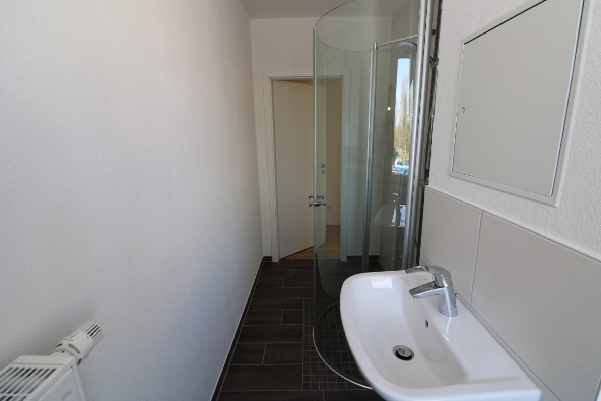 Die heißen Tage können kommen...2-RW mit ebenerdiger Dusche & Balkon!!! - Bad mit Dusche